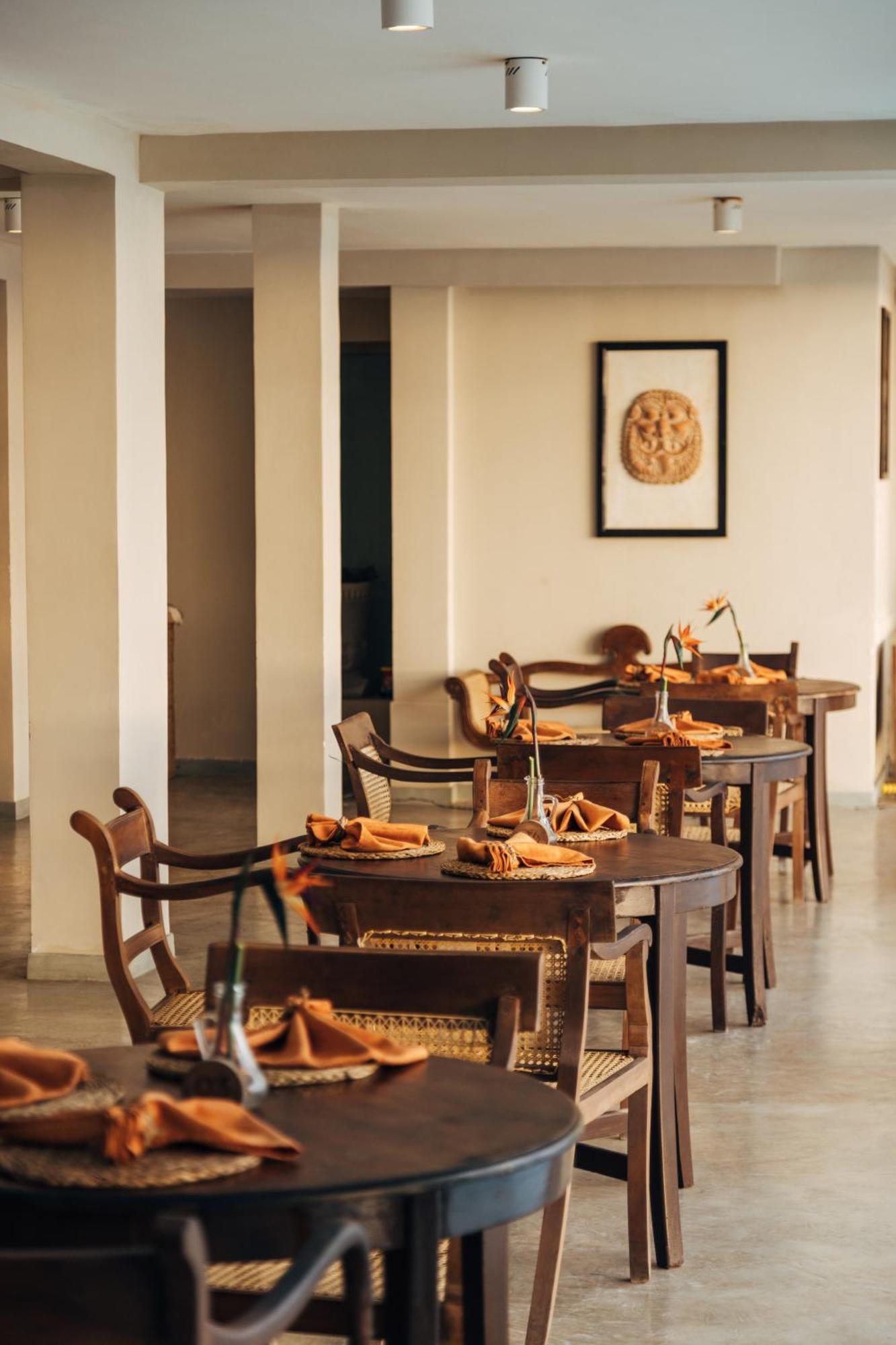 Neevana Hotel 希克杜沃 外观 照片
