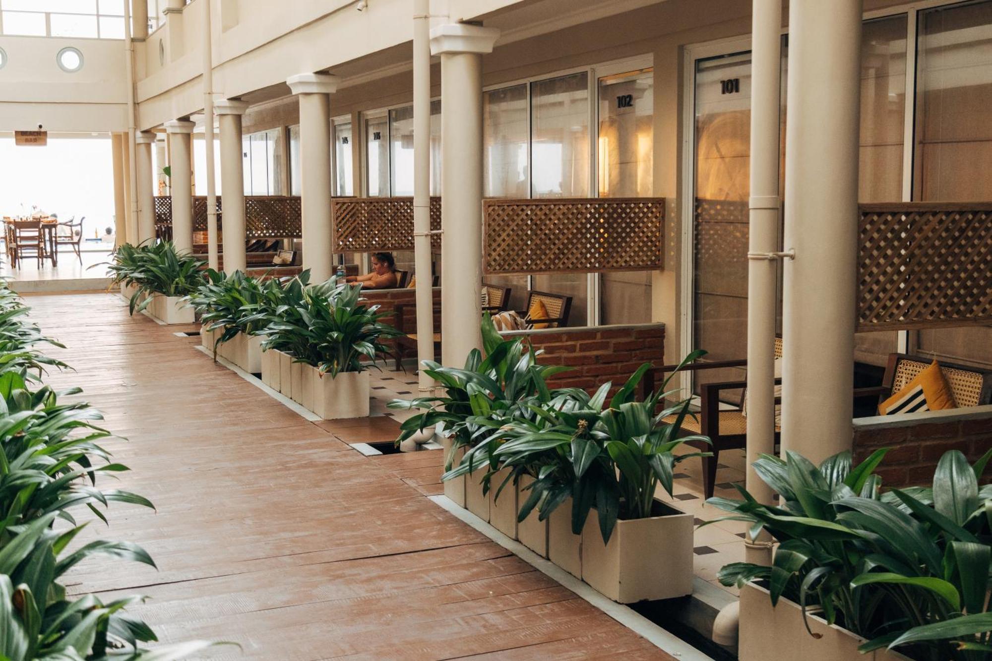 Neevana Hotel 希克杜沃 外观 照片